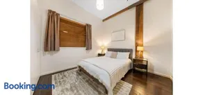 Walk to Darling Harbour and ICC with Pool, Gym & Sauna - Image 2