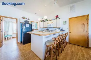 The Flying Tiger Inn - S Nags Head MP 17, Oceanfront Duplex, Ocean View, Elevator, Hot Tub - Image 5