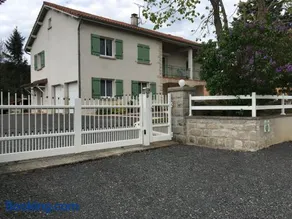 Appartement Spacieux avec Jardin Privatif, Proche du Puy-en-Velay et d'un Golf, WiFi Inclus - FR-1-582-286 - Image 2