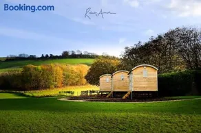 Luxury Shepherds Hut, Wiltshire Amazing Vistas - Wellington - Image 3