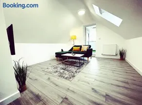 The SkyLine Apartment Central Headington walking distance to Uni and High Street - Image 5