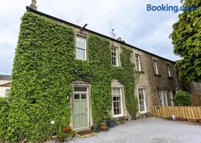 SWALEDALE, OLD SCHOOL ROOMS - Luxury Apartment in Richmond, North Yorkshire - Image 5