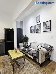 Cheerful 4 bedroom close to Uclan, Preston City Center - Image 5