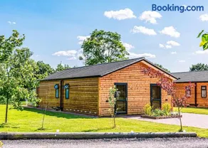 Flaxton Meadows Luxury Lodges - Image 5
