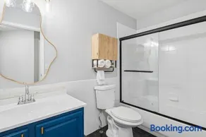 Spacious 3BR Near Rutgers plus Princeton plus NYC Access - Image 5