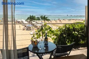 Sunny Beach Vila - Image 1