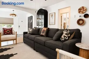 Old Town Buffalo-Private Hot Tub-Pet Friendly! - Image 2