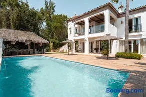 Villa Los Olivos Boho Style Pool Tranquile - Image 1