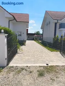 Chill Garden House - Image 2