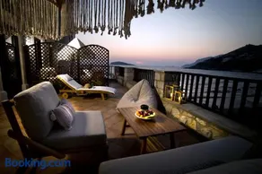 Kantouni Bay Suites - Image 1