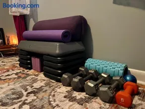 Happy Haven w hottub, Gym, & hammocks in West AVL - Image 5