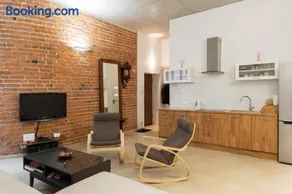 Apartment In the Heart of Warsaw - Image 2