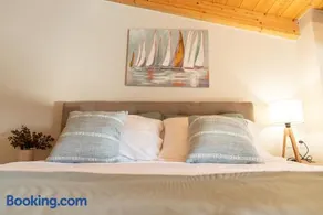 Rose & Dennis Luxury Apartment - Image 3