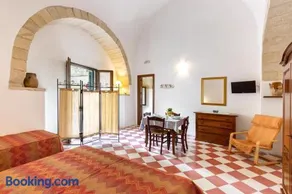 L'Antico Palazzo - Image 1