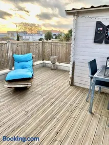Chaleureux T2 30 m2 et sa terrasse bois 18 m2 - Image 2