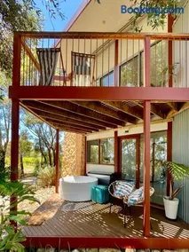 The Treehouse at Sellicks Hill - Image 1