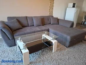 Flat at the edge of the center + parking - Image 2