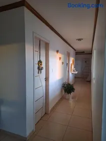 Quarto triplo com banheiro compartilhado - Image 3