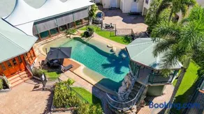 Tinaroo Lodge Lakeview Escape with Pool Access - Image 3
