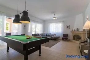 Villa Sapphire - Luxury 5BR Designer Retreat with a Private Swimming Pool - Image 2