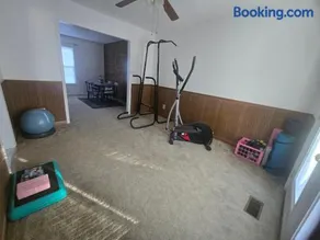 Private 4 bedroom home sleeps upto 12 - Image 1