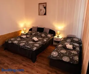 APARTMÁN NIKI - PATINCE - pár krokov od wellness a kúpaliska - so súkromnou terasou a množstvom hračiek - Image 1