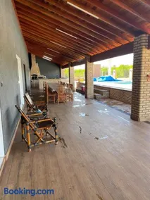 House with pool and great location - Image 5