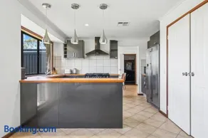 Seabreeze Acres - Maslin Beach - C21 SouthCoast Holidays - Image 4
