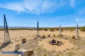Bermuda House Moody Off Grid Desert Retreat - Image 2
