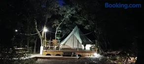 Évasion en pleine nature, Tipi insolite et Jacuzzi au Pont du Gard ! - Image 4