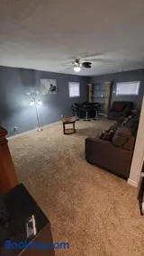 Newly Furnished Modern Apartment - Image 4