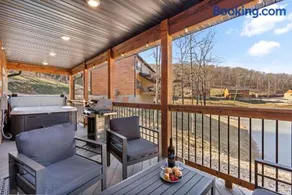 Retreat w Arcade-Pvt Hot Tub-Free Daily Tickets-Community Indoor Pool-Near Thunder Ridge - Image 1