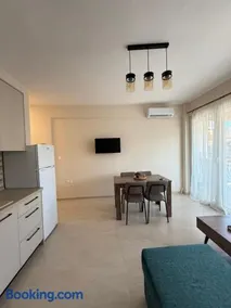 Luxury Apartment - 150m from the sea - Image 1