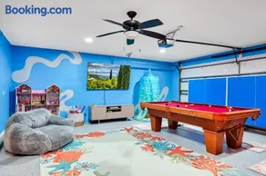 Beach Home: Hot Tub, Game Room & Billiard - Image 4