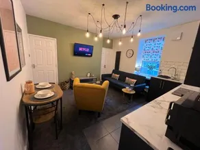 Modern & retro two bedroom apartment in Barnsley - Image 3