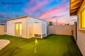 Scottsdale 4 Bedroom Vacation Home with Pool, Hot Tub, and Mini Golf Near Old Town and Dining! Great for Families! Near Airport! - Image 4
