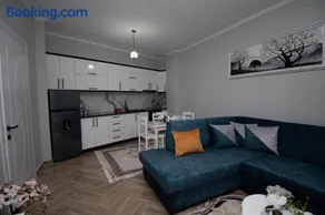 Elton Home Tushemisht - Image 1