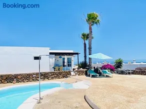 Bungalow Rey Carlos - Image 1