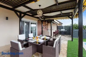 Nikos Dimitra Luxury Home BY APOKORONAS-VILLAS - Image 3