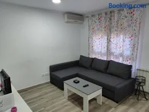 CHALET AMPLIO y LUMINOSO CON PATIO - Image 3