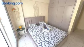 Stylish 2BR Apartment with Balcony, Wifi & Pool - Image 4