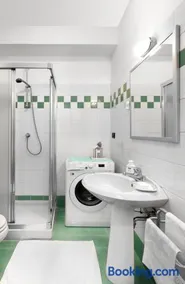 Sull'Acqua del Porto Antico - Image 2