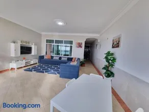 Beach View Apartment avec Piscine public et payant - Image 3