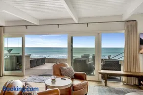 ON THE SAND!! Private Beach! OCEAN FRONT HOT TUB!! - Image 2