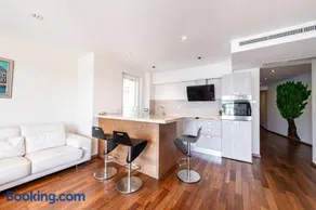 New Five Star Superior Apartment - Image 3