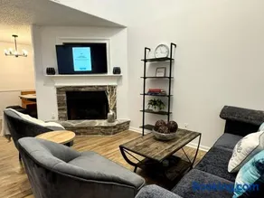 Bright Spacious Renovated Home Master on Main - Image 1
