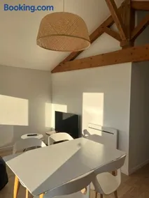Maisonnette avec parking privé et local à velos - Image 2