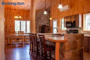 Chalet L'Envolée Near Tremblant - Image 2