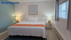 Seasonal Cabin, sleeps 6 - Image 1