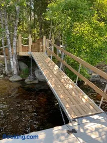 Mill Lake Retreat Hubbards - Image 1